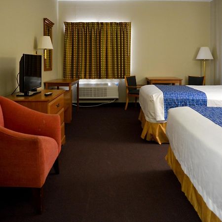 Travelodge By Wyndham St. Louis Berkeley Zewnętrze zdjęcie