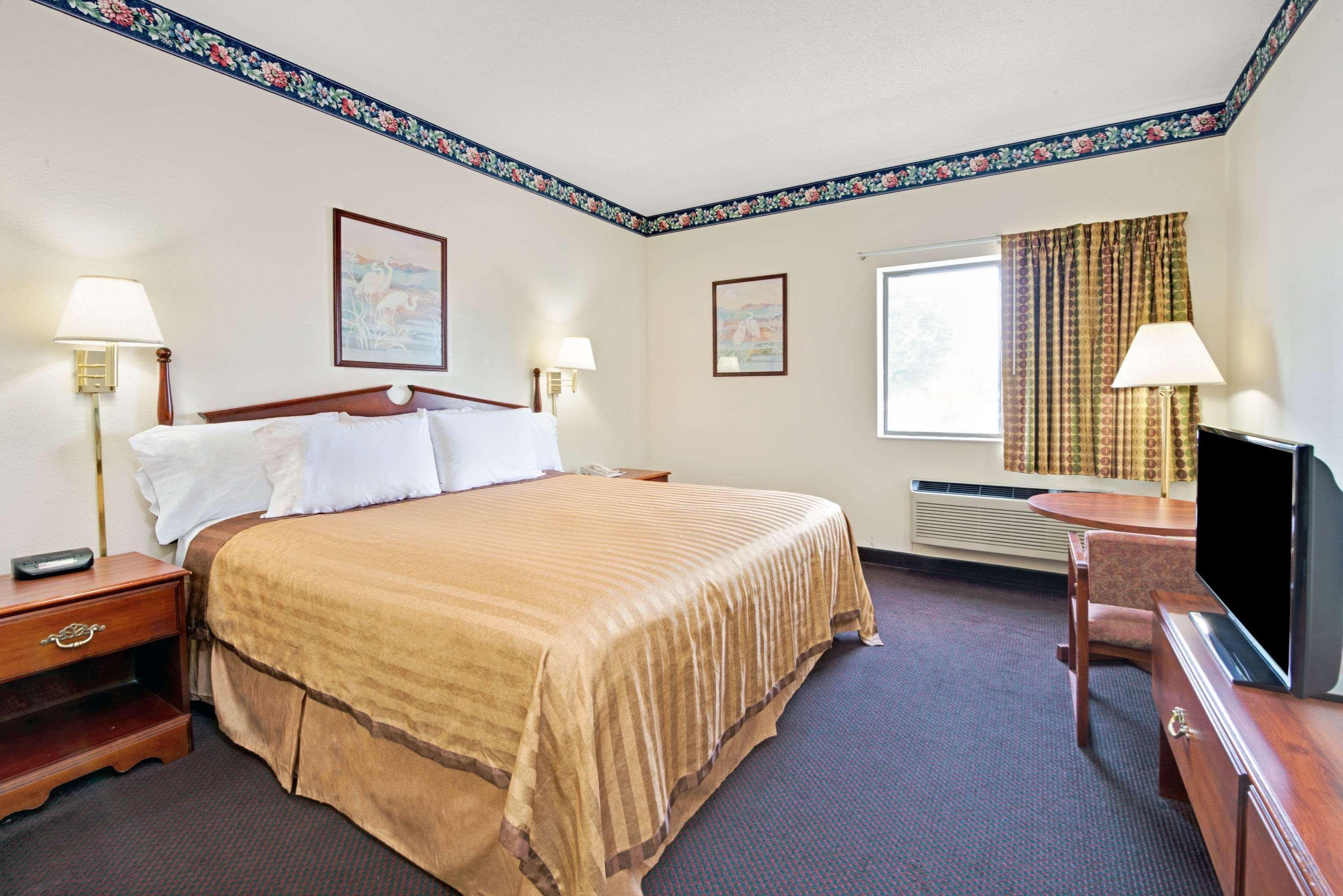 Travelodge By Wyndham St. Louis Berkeley Zewnętrze zdjęcie