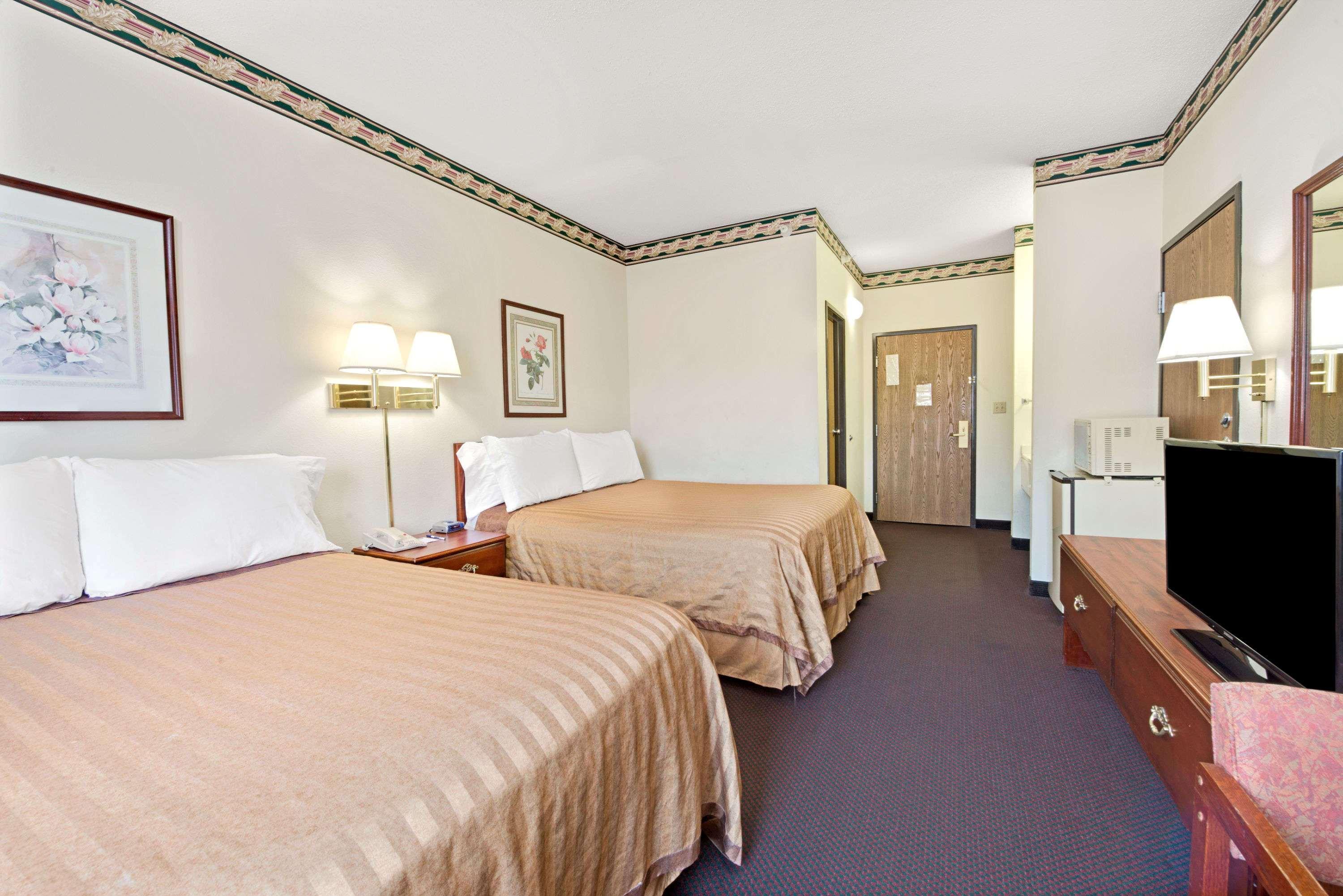 Travelodge By Wyndham St. Louis Berkeley Zewnętrze zdjęcie
