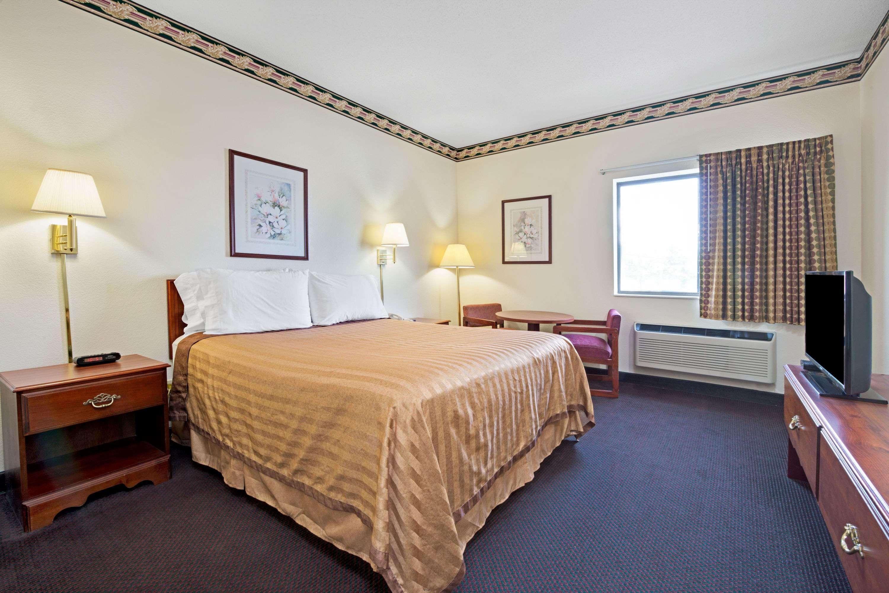 Travelodge By Wyndham St. Louis Berkeley Zewnętrze zdjęcie