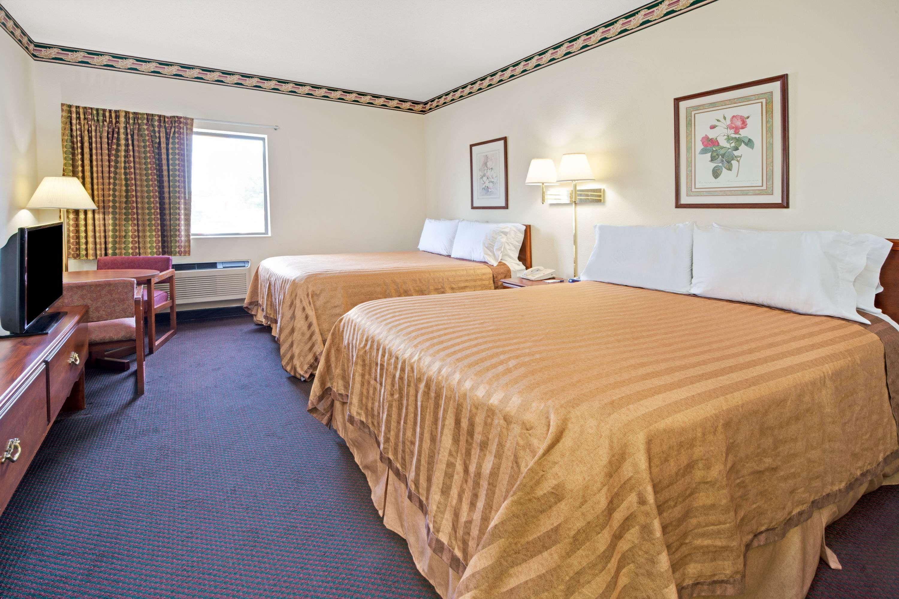 Travelodge By Wyndham St. Louis Berkeley Zewnętrze zdjęcie