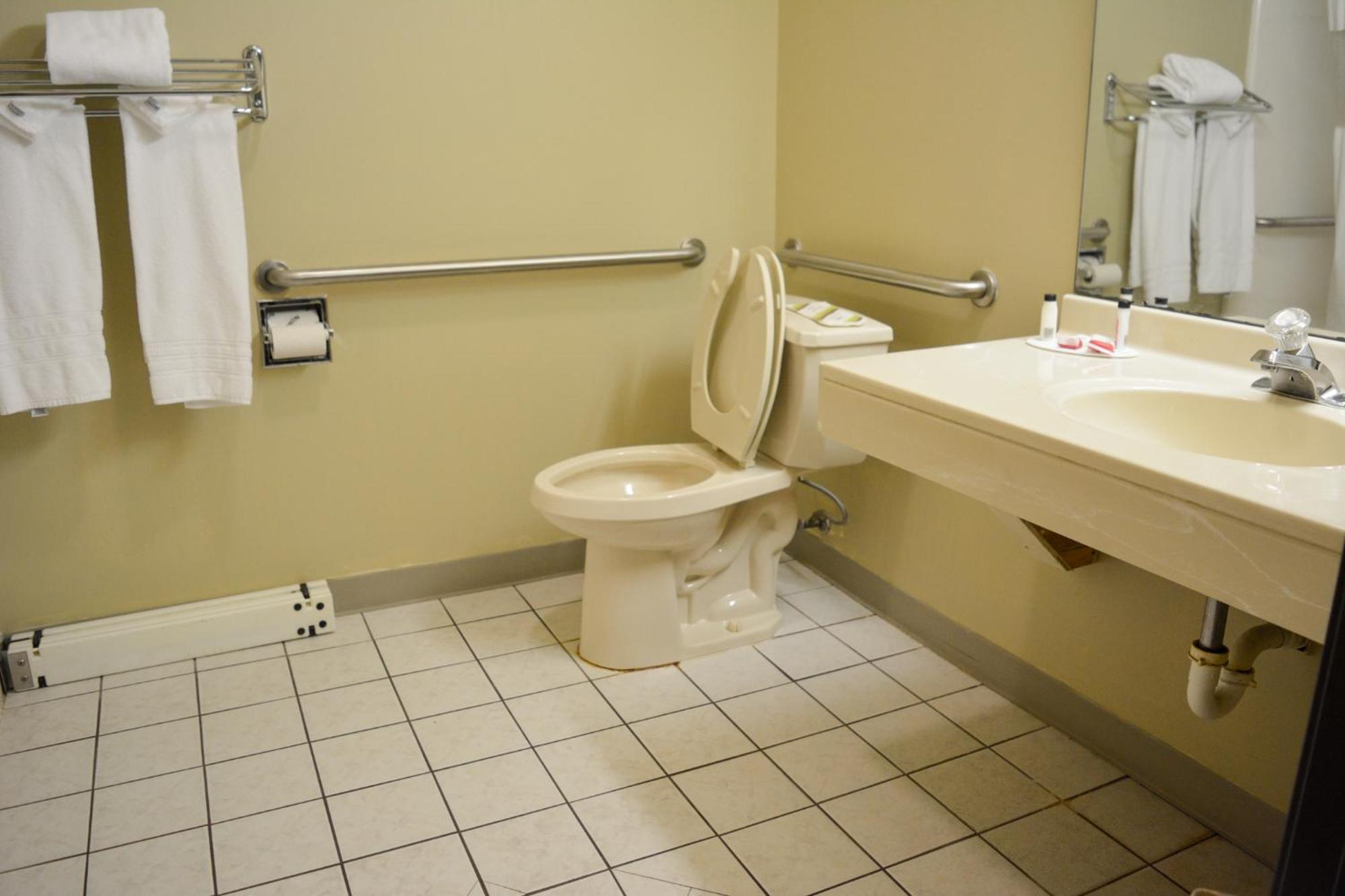 Travelodge By Wyndham St. Louis Berkeley Zewnętrze zdjęcie